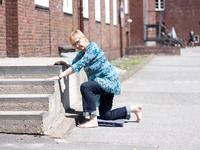 - Der Einbeinstand ist der nächste Zwischenschritt